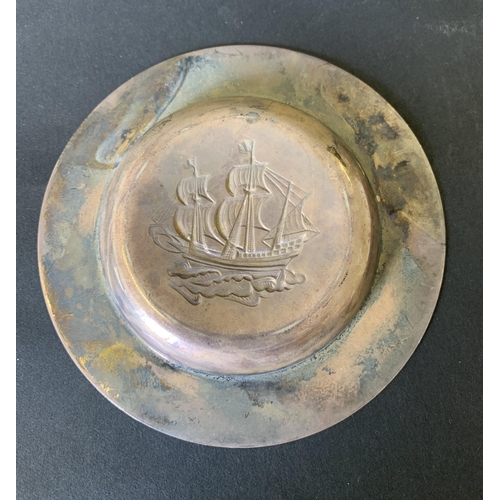 102 - A hallmarked silver small galleon dish, London 1969, weight approx. 73g