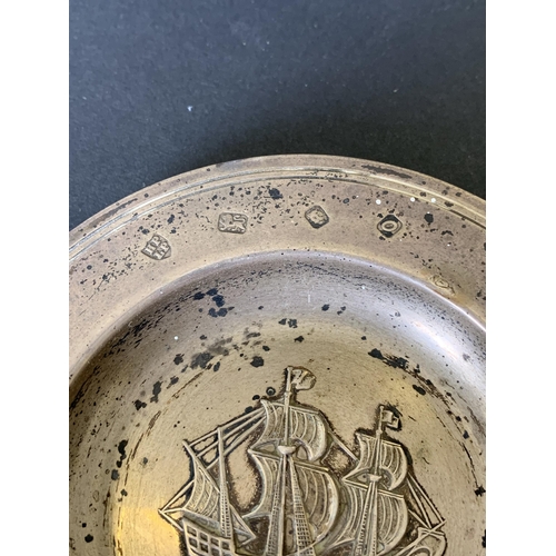 102 - A hallmarked silver small galleon dish, London 1969, weight approx. 73g