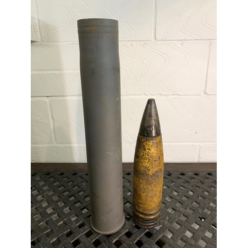 306 - A rare WW2 88mm PAK43 German anti aircraft round shell dated 1943, fuse dated 1941, these rounds als... 
