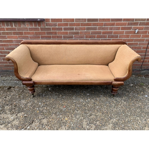 422 - An early 20th Century sofa, 78