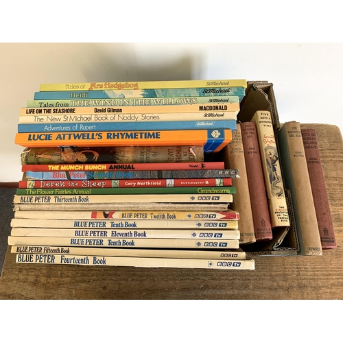 158 - A selection of vintage annuals including Blue Peter 1970's and some 1950's Enid Blyton