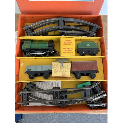 174 - A boxed Hornby 40011 clockwork goods set No.30 with key (playworn)