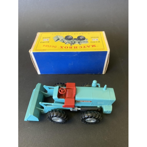 183 - A boxed Matchbox King Series No.K-10 Aveling-Barford tractor shovel (mild playwear and box with mild... 