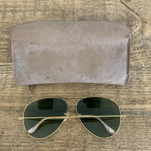 277 - Vintage B & L USA Ray-Ban aviator style sunglasses in original brown leather case (some corrosion to... 