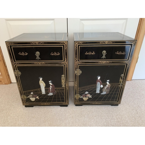 400 - A pair of vintage Chinese black lacquered chinoiserie decorated bedside cupboards, applied with colo... 