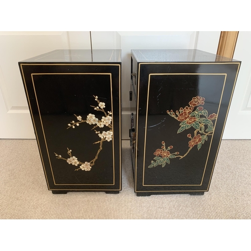 400 - A pair of vintage Chinese black lacquered chinoiserie decorated bedside cupboards, applied with colo... 