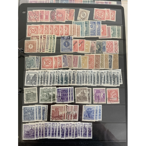 182 - A mixed lot of vintage world postage stamps in a lever arch file