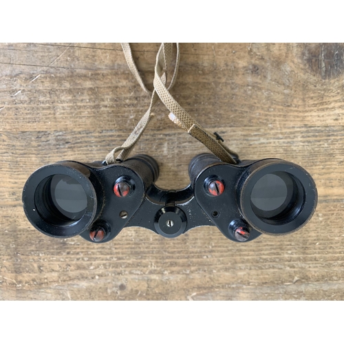 201 - A private purchase set of WW2 binoculars by Taylor-Hobson, dated 1943, No.2 Mk III x 6, with good op... 