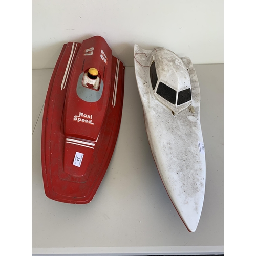 24 - A vintage plastic 'Varioprop Expert' speedboat, battery operated, hull contains electronics together... 