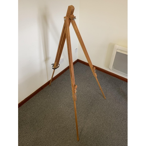 330 - A boxed wooden artists easel