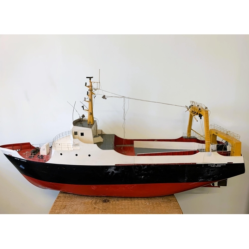 35 - A very large vintage wood and plastic constructed vessel 'Boston Blenheim Fleetwood', approx. 55