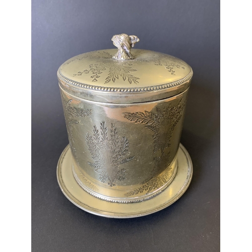 62 - A vintage EPNS biscuit barrel, 7 1/2