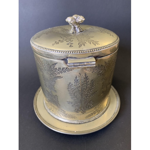 62 - A vintage EPNS biscuit barrel, 7 1/2