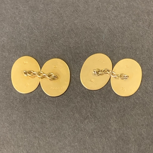 104 - A pair of 9ct gold cufflinks, one side with monogram initials, weight approx. 4.7g