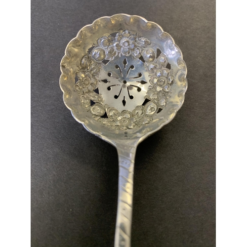 146 - A Victorian hallmarked silver sifter ladle, Birmingham 1898, Haseler Brothers, approx. 5