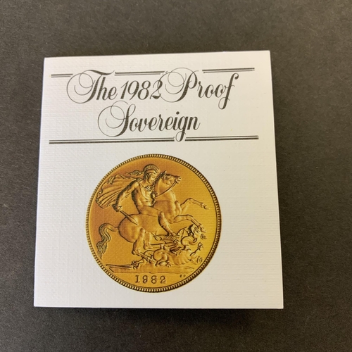 160 - A cased 1982 proof sovereign with certificate, only 22,500 produced in the year