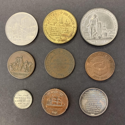 194 - A mixed lot of vintage medal coins and tokens