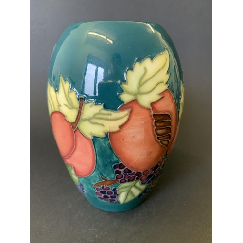 84 - Moorcroft 'Peach and Raspberry' pattern vase, approx. 5 1/4