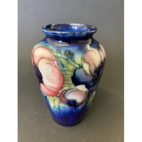 89 - Moorcroft vintage mid century blue signature 'Anemone' pattern vase, approx. 4