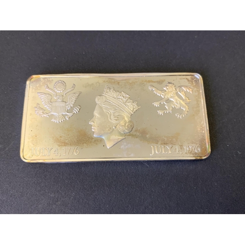 104 - A cased Danbury Mint 1976 200th Anniversary of American Independence ingot, weight approx. 47.5g