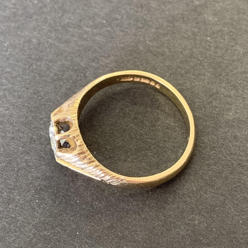 137 - A 9ct gold ring with large central diamond, approx. size U, weight approx. 4.5g