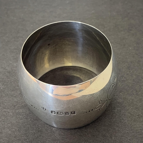 158 - A hallmarked Victorian silver napkin ring, Sheffield 1888, weight approx. 23g