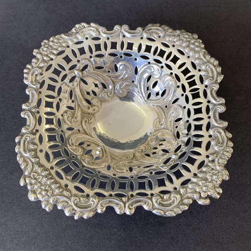 165 - An Edwardian silver pierced bon bon dish, Birmingham 1905, maker Adie Brothers Ltd, 5 1/4