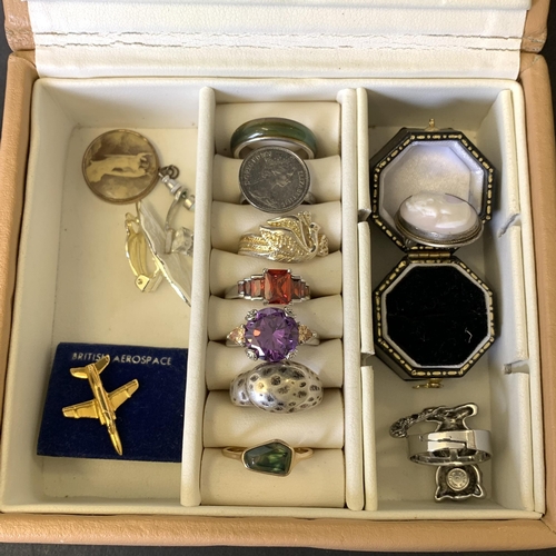 179 - A selection of mixed rings etc in a small jewellery box including some silver