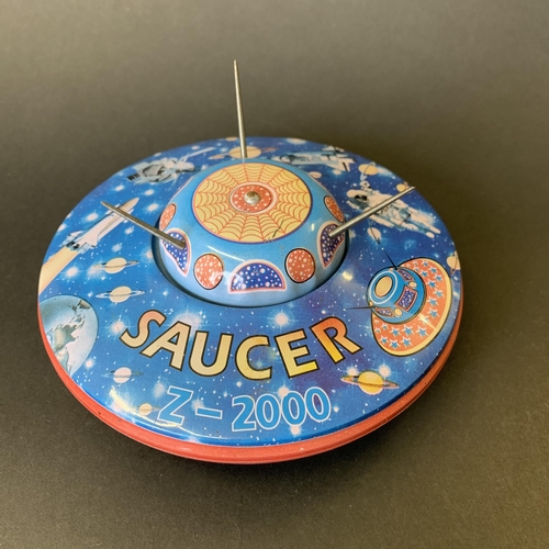 220 - A tin plate key wind flying saucer, approx. 5