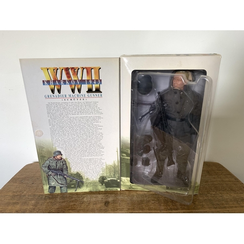 233 - A boxed Dragon action figure 70010 WW2 Kharkov 1943 Grenadier Machine Gunner 'Otto' (appears complet... 