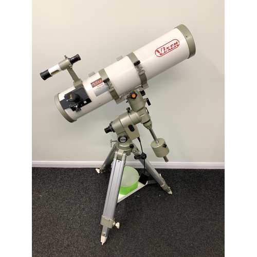 452 - A vintage Vixen R130S astronomical telescope, comes with tripod, the scope is approx. 28