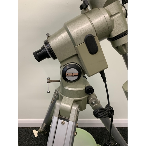 452 - A vintage Vixen R130S astronomical telescope, comes with tripod, the scope is approx. 28