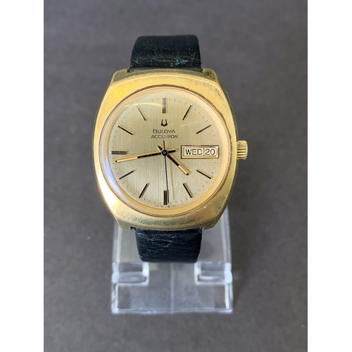 163 - A boxed vintage Bulova Accutron wristwatch with original buckle and strap (non-running)