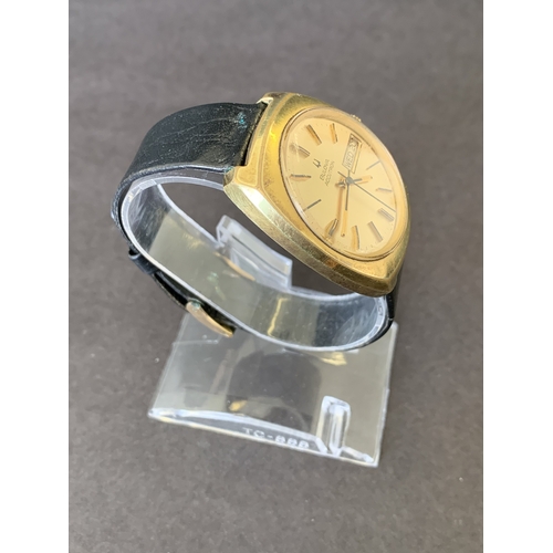 163 - A boxed vintage Bulova Accutron wristwatch with original buckle and strap (non-running)