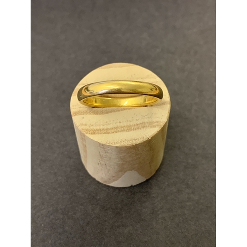 193 - A 22ct gold band, approx. size U 1/2, weight approx. 6.5g