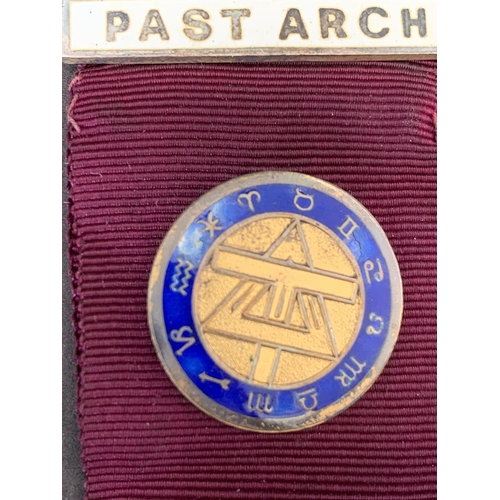 244 - A boxed hallmarked silver 1927 Masonic 'Part Arch' medal, weight approx. 30g (small area of damage t... 