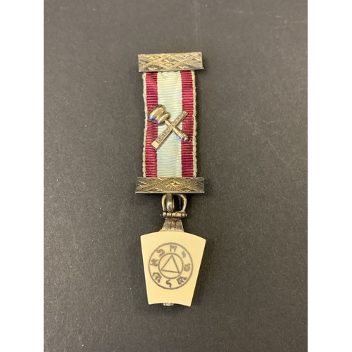 245 - A vintage boxed marked silver Masonic Lodge medal