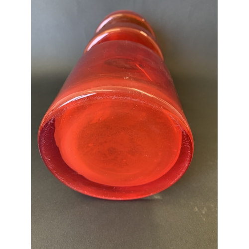 46 - A Riihimaki 1960's hooped red glass vase, 11