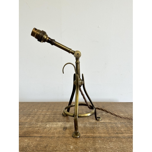 159 - A vintage brass adjustable table lamp, approx. 14