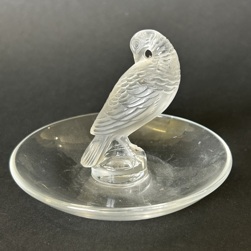 194 - A vintage Lalique frosted glass dove trinket dish, etched 'Lalique France' to base, just under 3