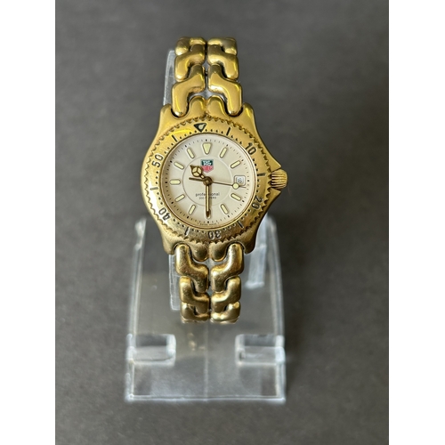 110 - A ladies Tag Heuer WG1330-2 wristwatch, 28mm dia (runs and ticks)