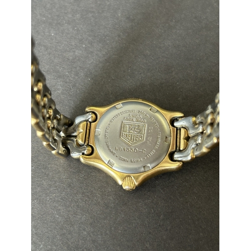 110 - A ladies Tag Heuer WG1330-2 wristwatch, 28mm dia (runs and ticks)