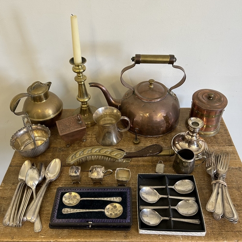 89 - A box of mixed metalwares including a copper kettle, J Picard & Co Regent St lidded copper small box... 
