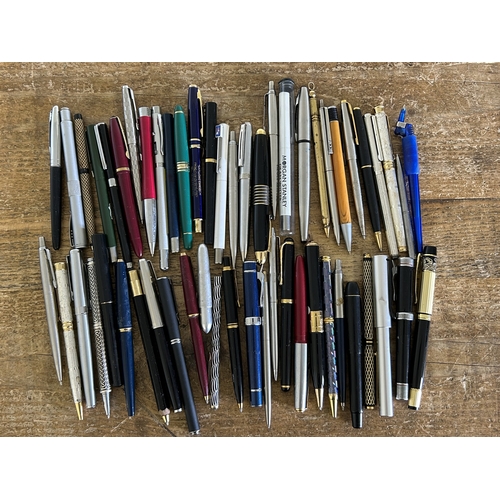 198 - Various fountain pens and ballpoint pens to include Parker etc (various conditions)