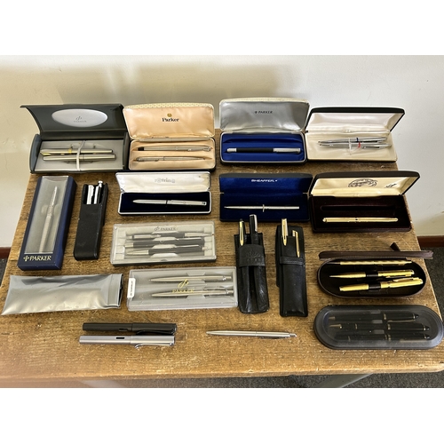 300 - Various mainly fountain pens etc, mostly in boxes to include Parker pens (conditions vary, some sets... 