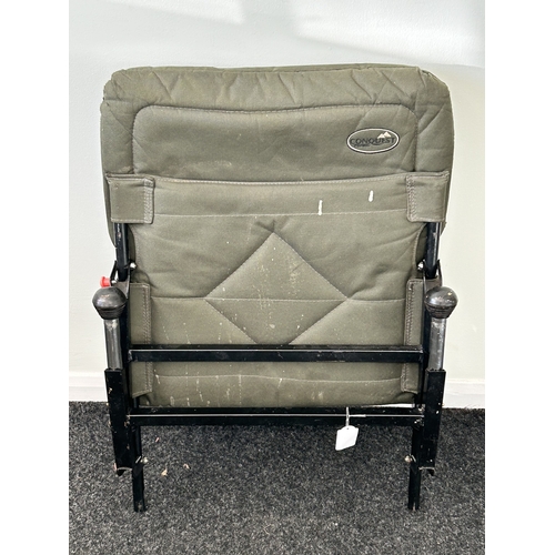 441 - A Conquest green canvas fishing seat (with wear, but complete)