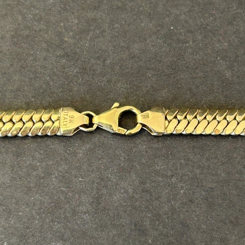 132 - A 9ct gold Italian made necklace, approx. 18