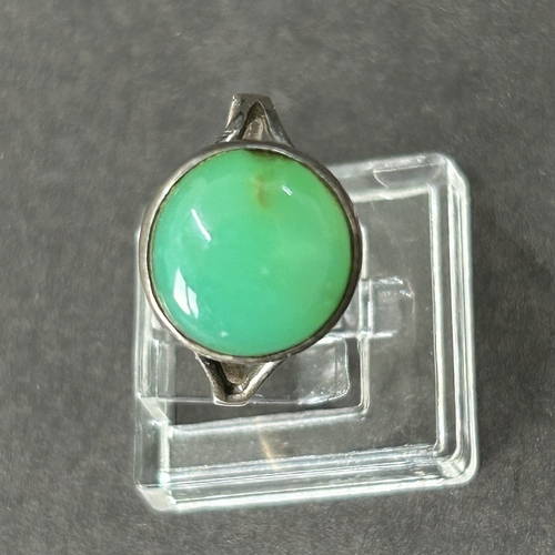 330 - A yellow metal pearl style set horseshoe brooch together with a yellow metal and red stone set ring ... 