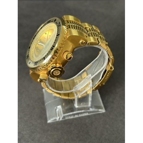 352 - A boxed Invicta Pro Diver gentlemans wristwatch, Model No.25076, 52mm dia, comes with some paperwork