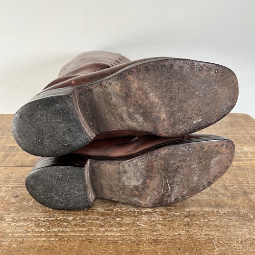 367 - A pair of WW1 era knee high soft leather upper Officers boots, possibly a private purchase (signs of... 